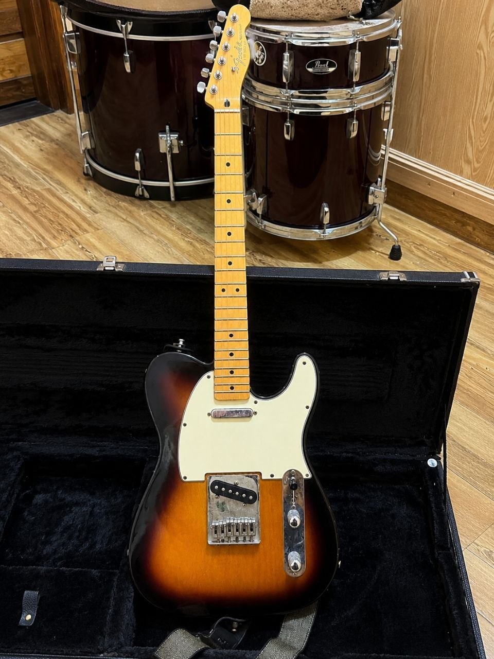 Фото 3: Продаю два музыкальных инструмента: Fender Telecaster 2016 года (сделано в Мексике) с…