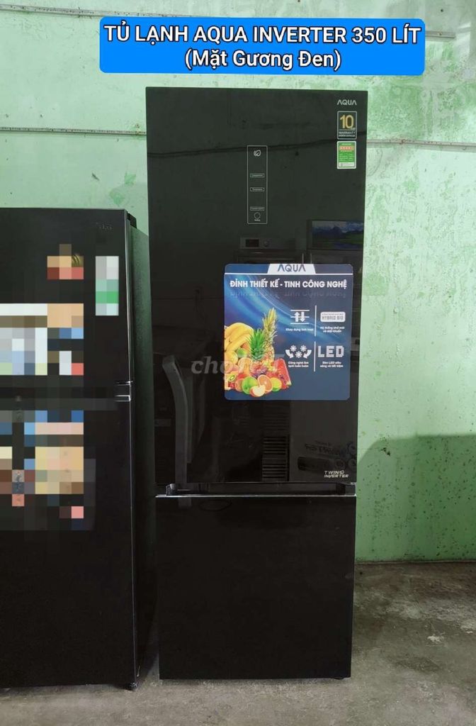 Продается холодильник Aqua Inverter 350L с черной зеркальной дверцей.