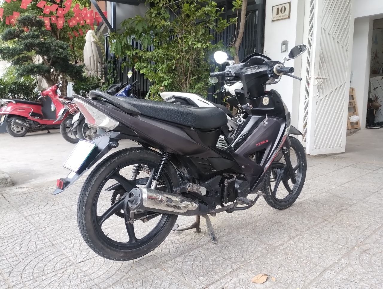 Продаю скутер Kymco Visar 49cc на больших колесах, полуавтомат
