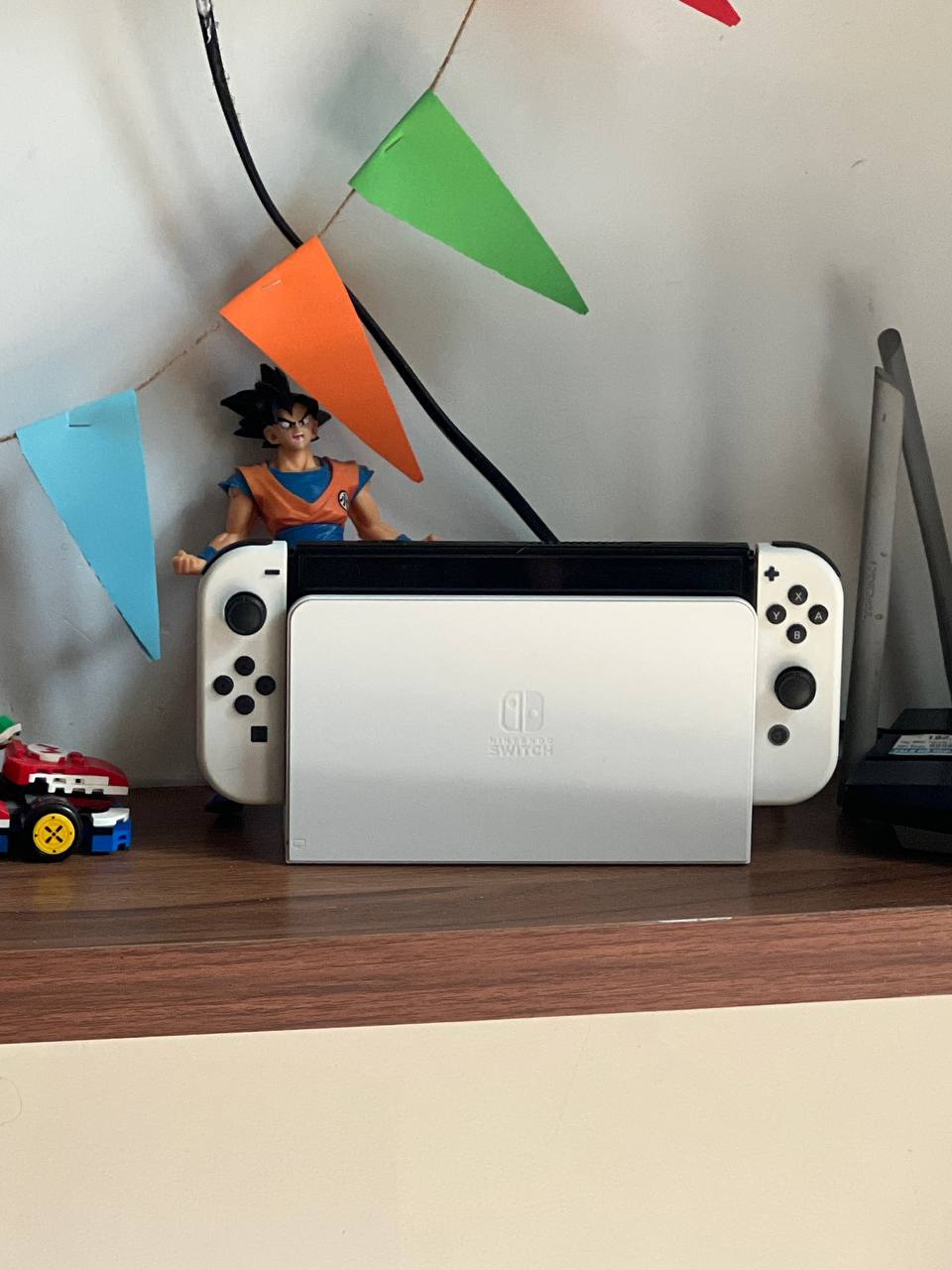 Фото 3: Nintendo Switch OLED в почти идеальном состоянии, полный комплект, защ