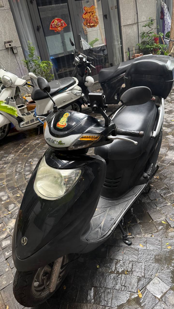 Фото 2: Продаётся скутер SYM Atilla 125 cc в хорошем техническом состоянии