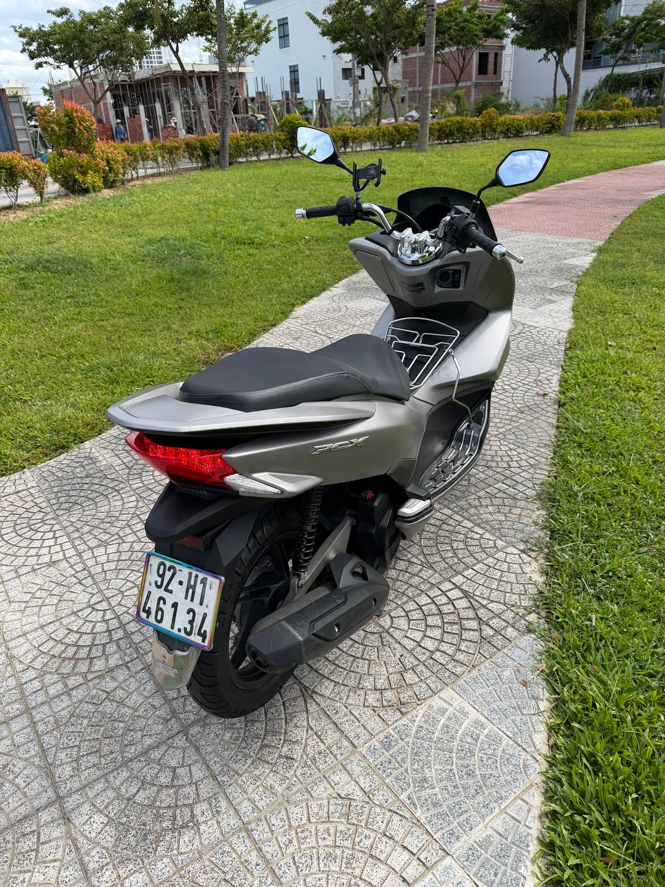 Фото 3: Продаётся Honda PCX 125 (Smart Key) 2017 года в хорошем состоянии, полностью исправен.