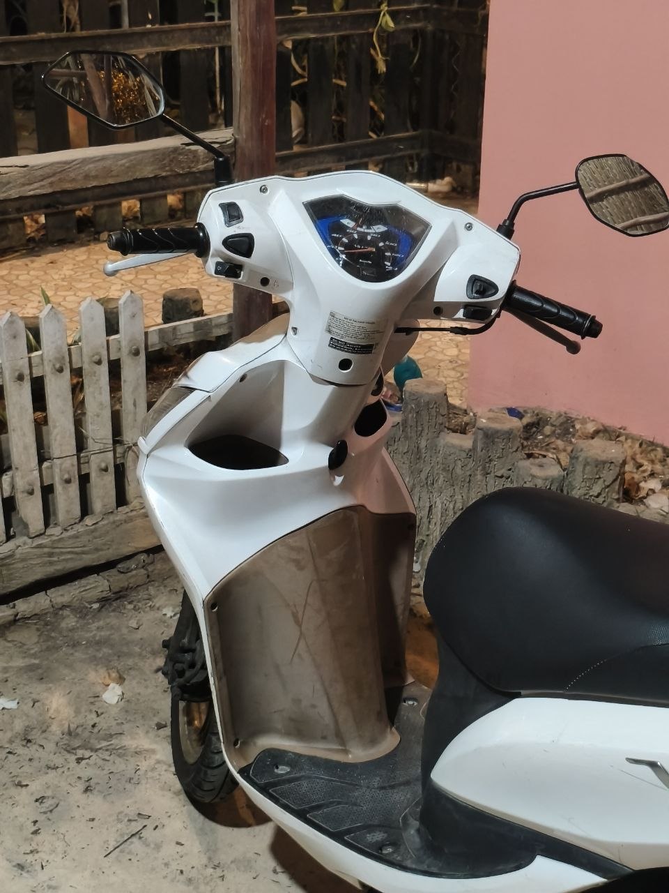 Фото 2: Продаётся Honda Vision 110 см³ 2013 года за 8,9 млн донгов