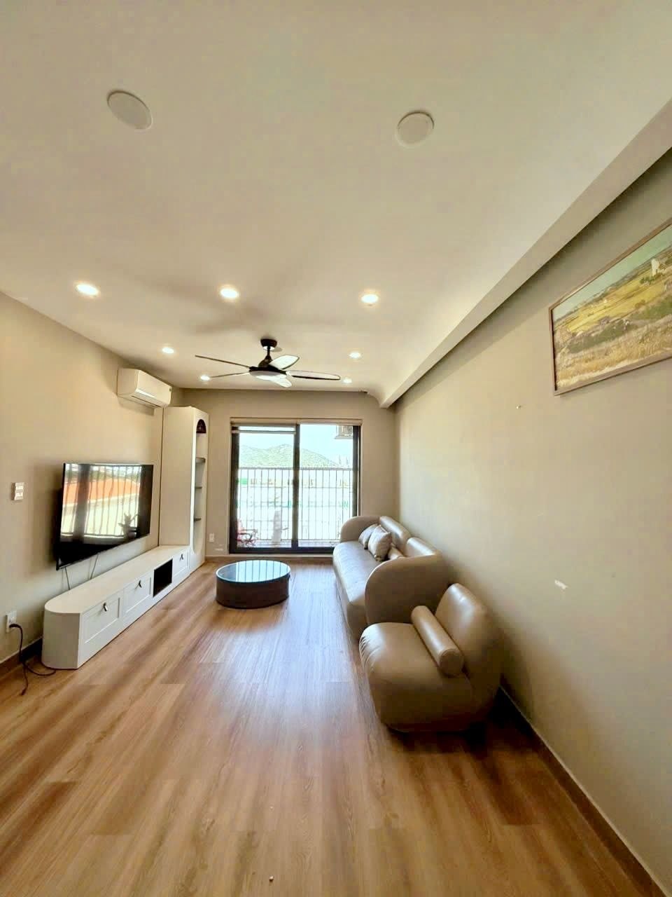 Фото 2: Сдаётся квартира в CT3 Vinh Diem Trung, площадь 98 м² с балконом, 3 спальни, 2 ванные…