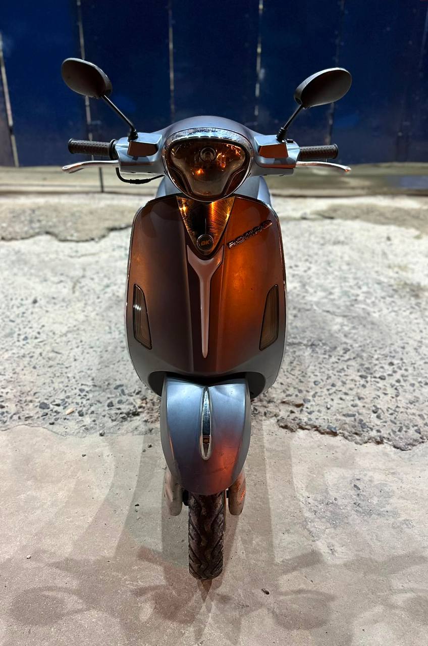 Фото 2: Продаётся скутер DK Roma SE 50cc 2020 года