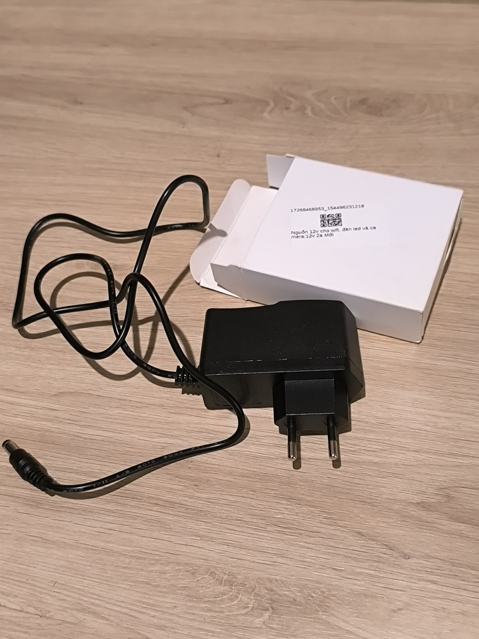 Продаётся блок питания 12V 2A с разъёмом 5.5*2.5 мм.