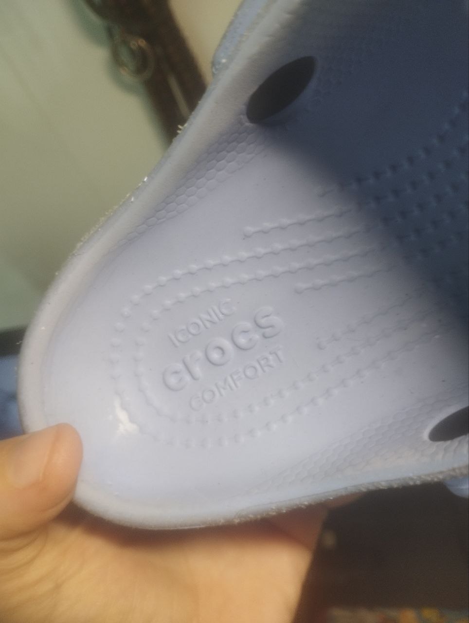 Фото 3: Продаются оригинальные Crocs Classic Glitter в отличном состоянии, надевались несколько…