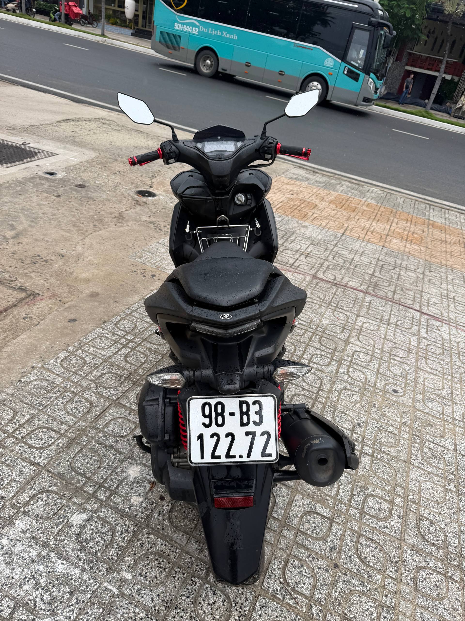Фото 3: Продаётся Yamaha NVX 125 2017 года в отличном состоянии, пробег 8000 км, Smart Key…