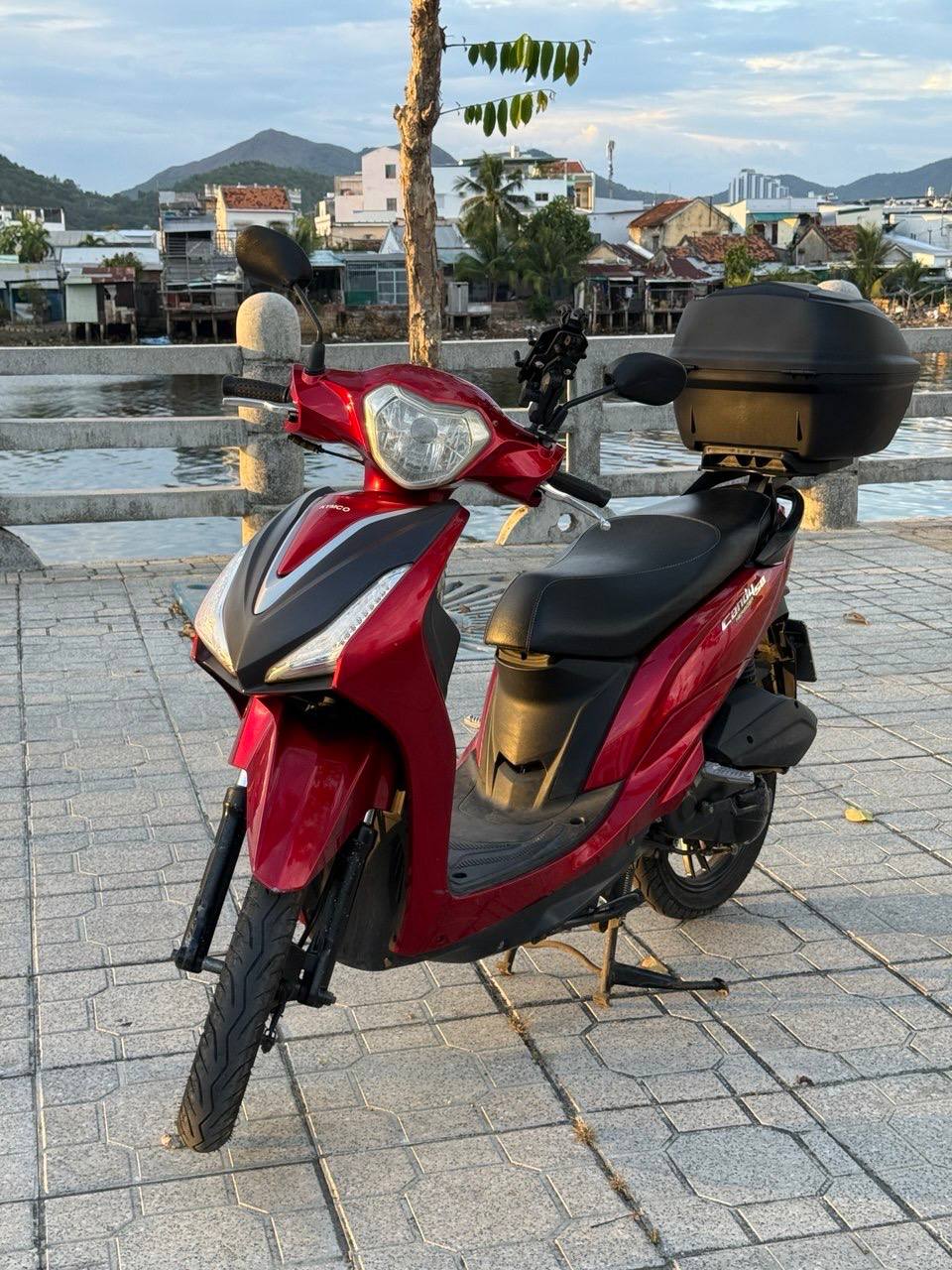 Продаю скутер Kymco Candy Hermosa 50cc 2022 года