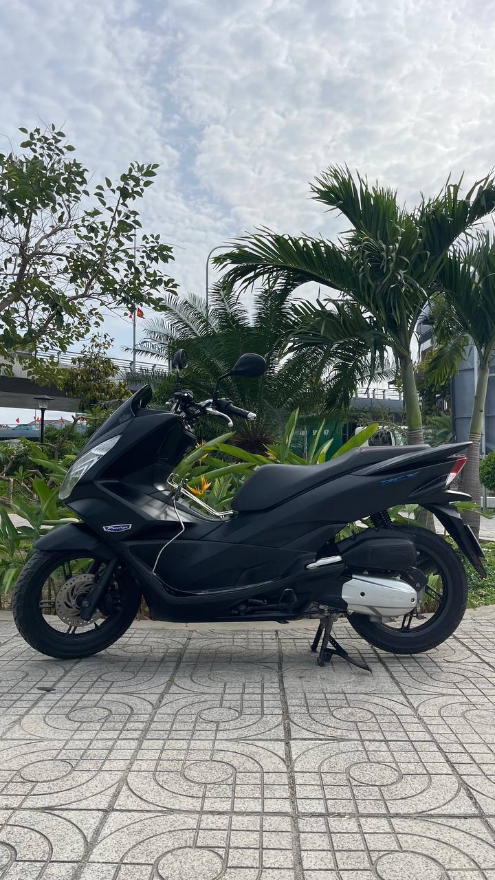 Продаю Honda PCX 2016 года, 125 куб