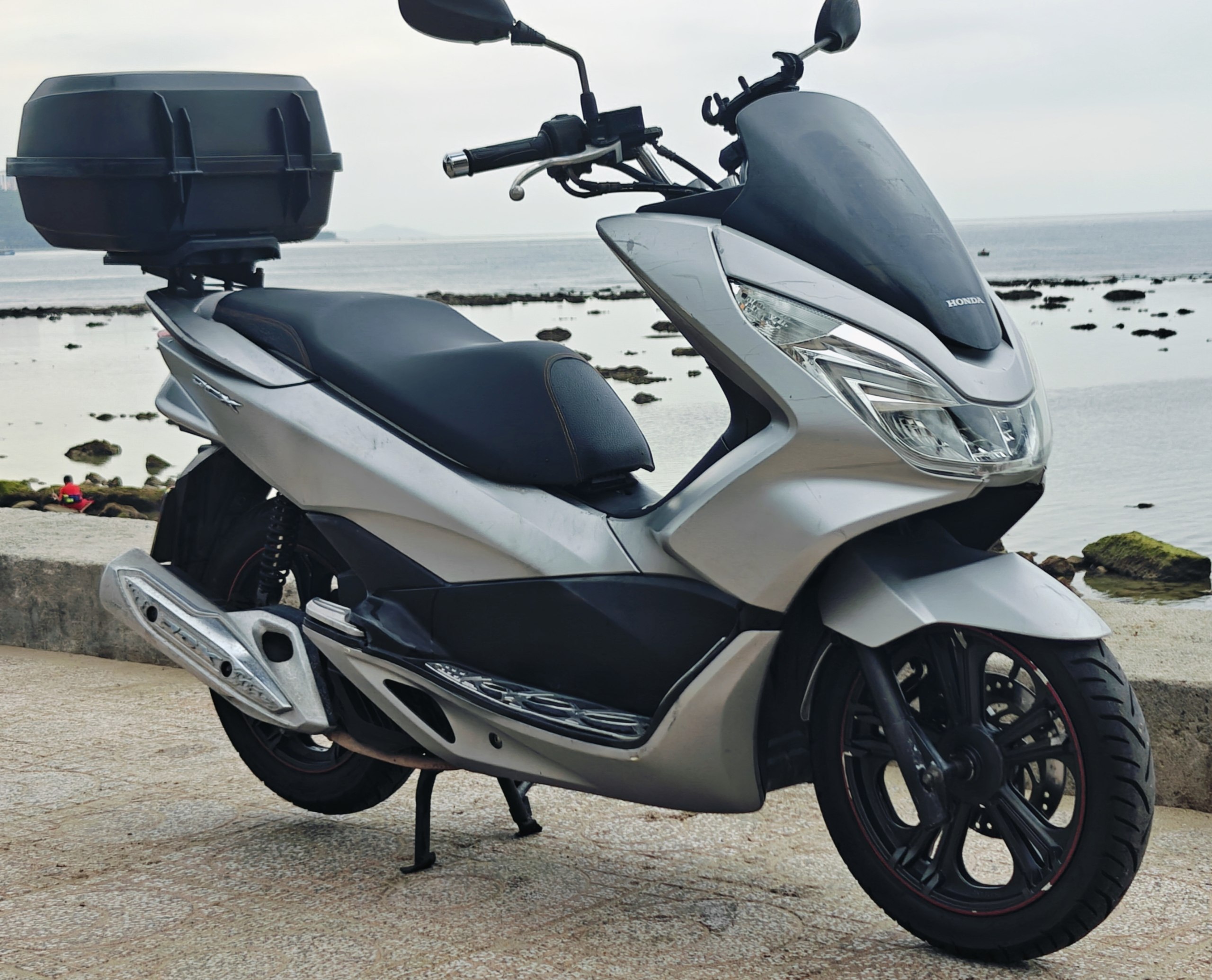 Продаю Honda PCX 125 второго поколения за 25 млн донгов