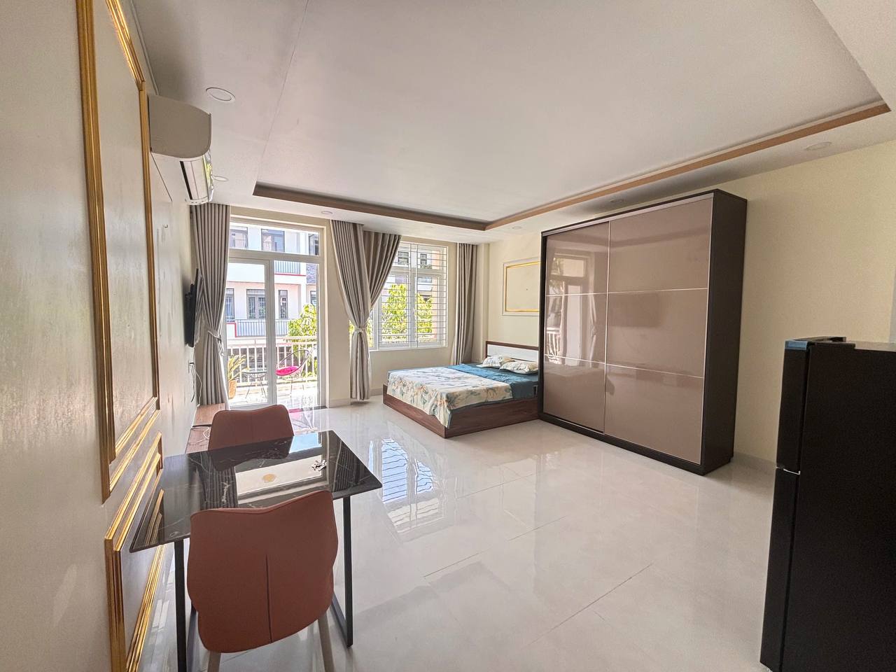 Фото 2: Просторная студия 50 м² с большим балконом в Hà Quang 1, южный Нячанг.