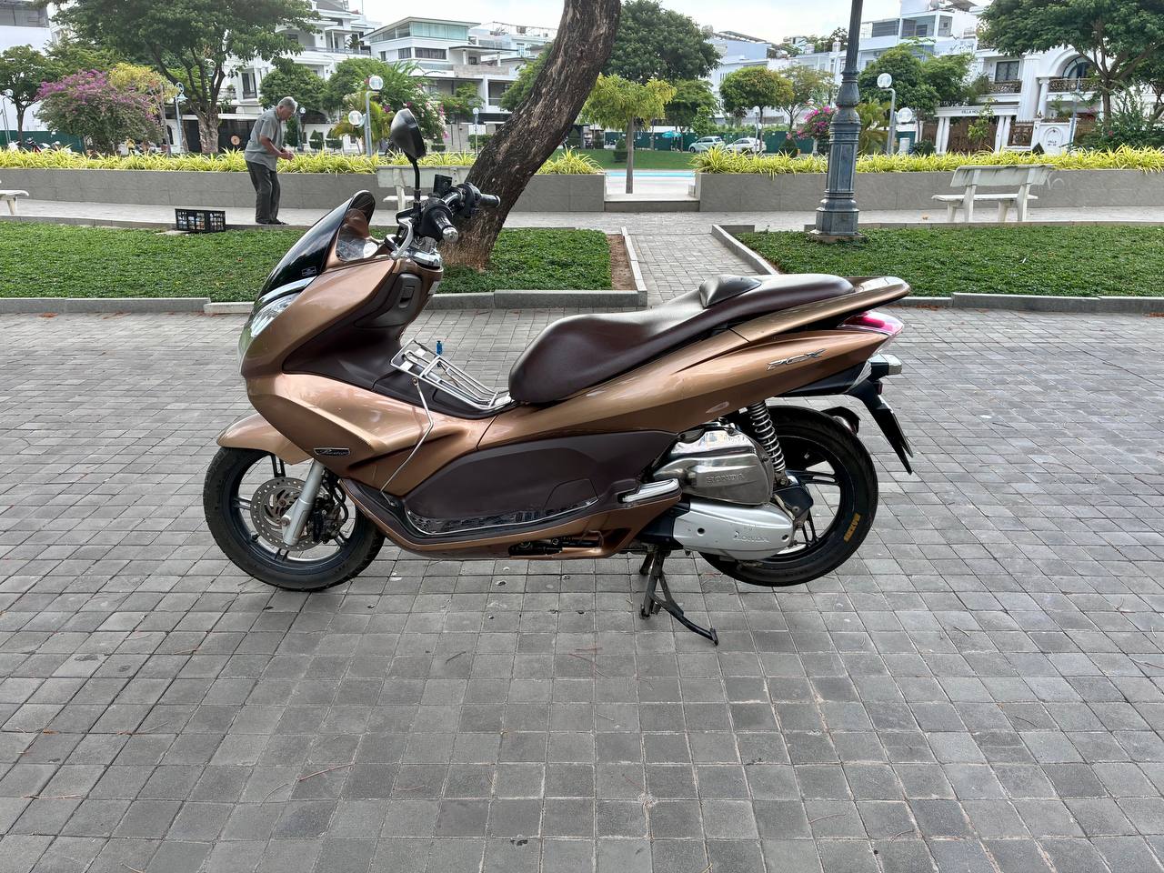 Продается надежный и комфортный Honda PCX 125 2010 года в хорошем сост