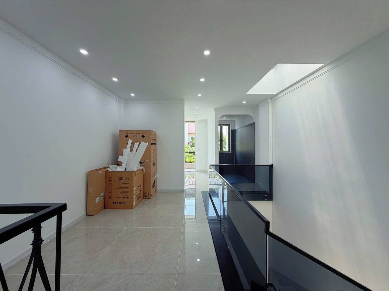 Дом 3 этажа, 4 спальни, 4 санузла, 85 м²