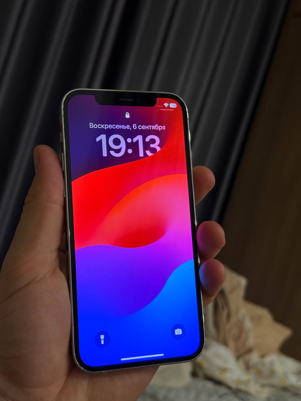 Продаётся iPhone 12 Pro в отличном состоянии, всё работает, объём памяти 256 ГБ.