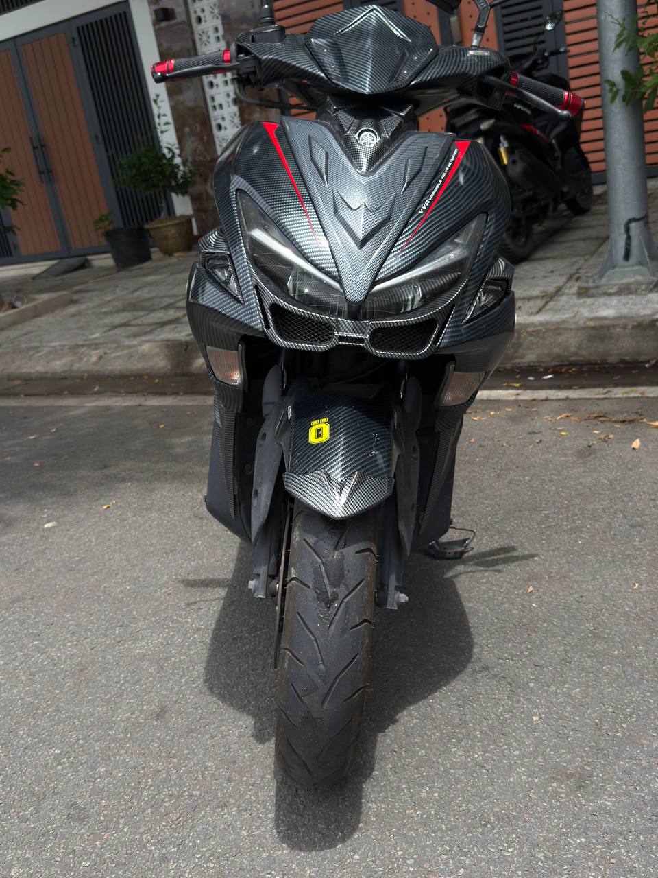 Yamaha NVX 155, обклеен бронеплёнкой, новые зеркала, все поворотники…