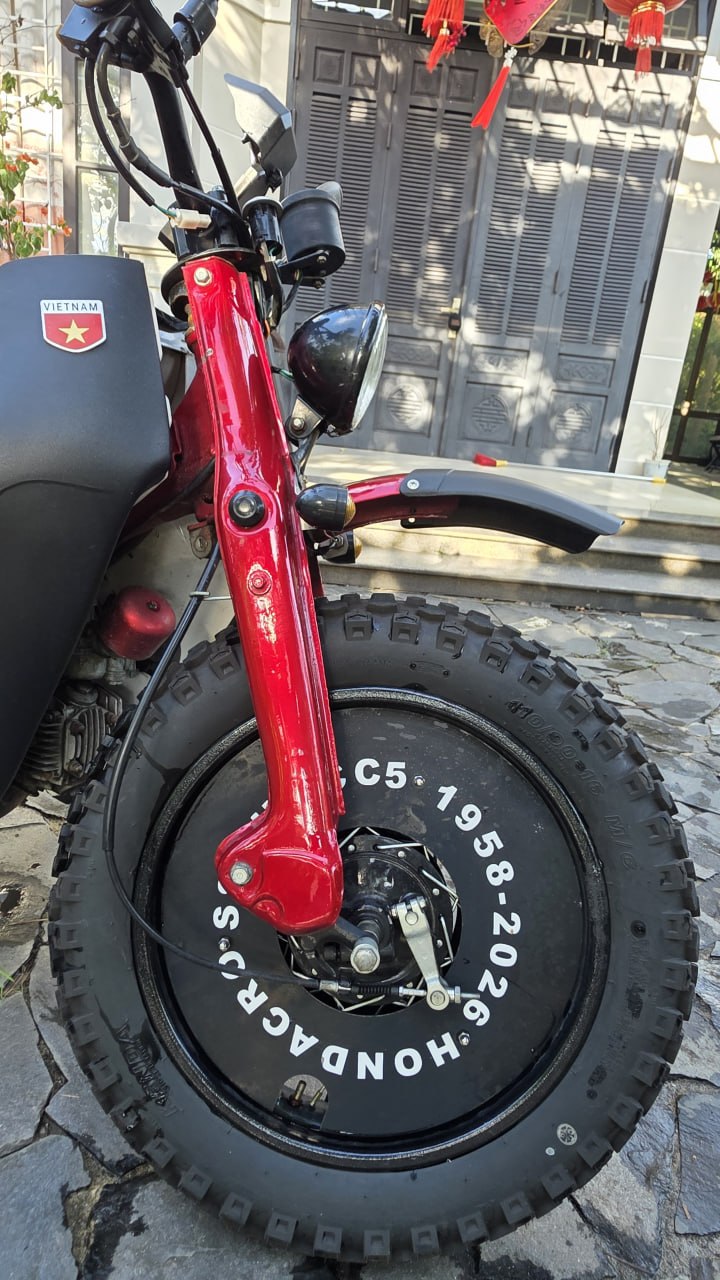 Фото 3: Продаётся кастомный байк Honda Super Cub Custom Deluxe 50…