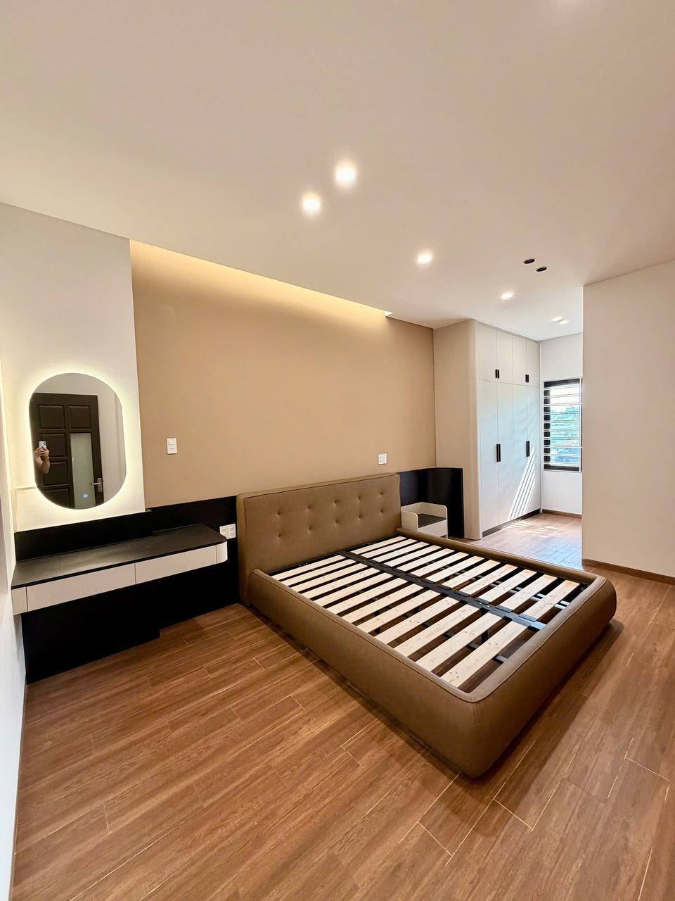 Дом 3 этажа, 4 спальни, 4 санузла, площадь 70 м²