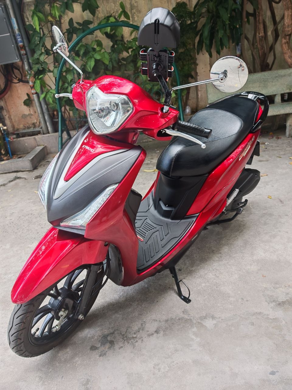 Продаётся скутер Kymco Hermosa 2019 года, объём двигателя 50 куб