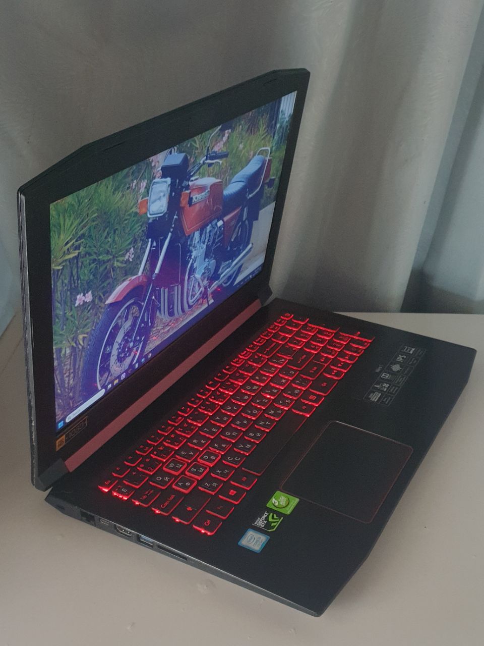 Фото 3: Продаётся игровой ноутбук Acer Nitro 515-51 в хорошем состоянии