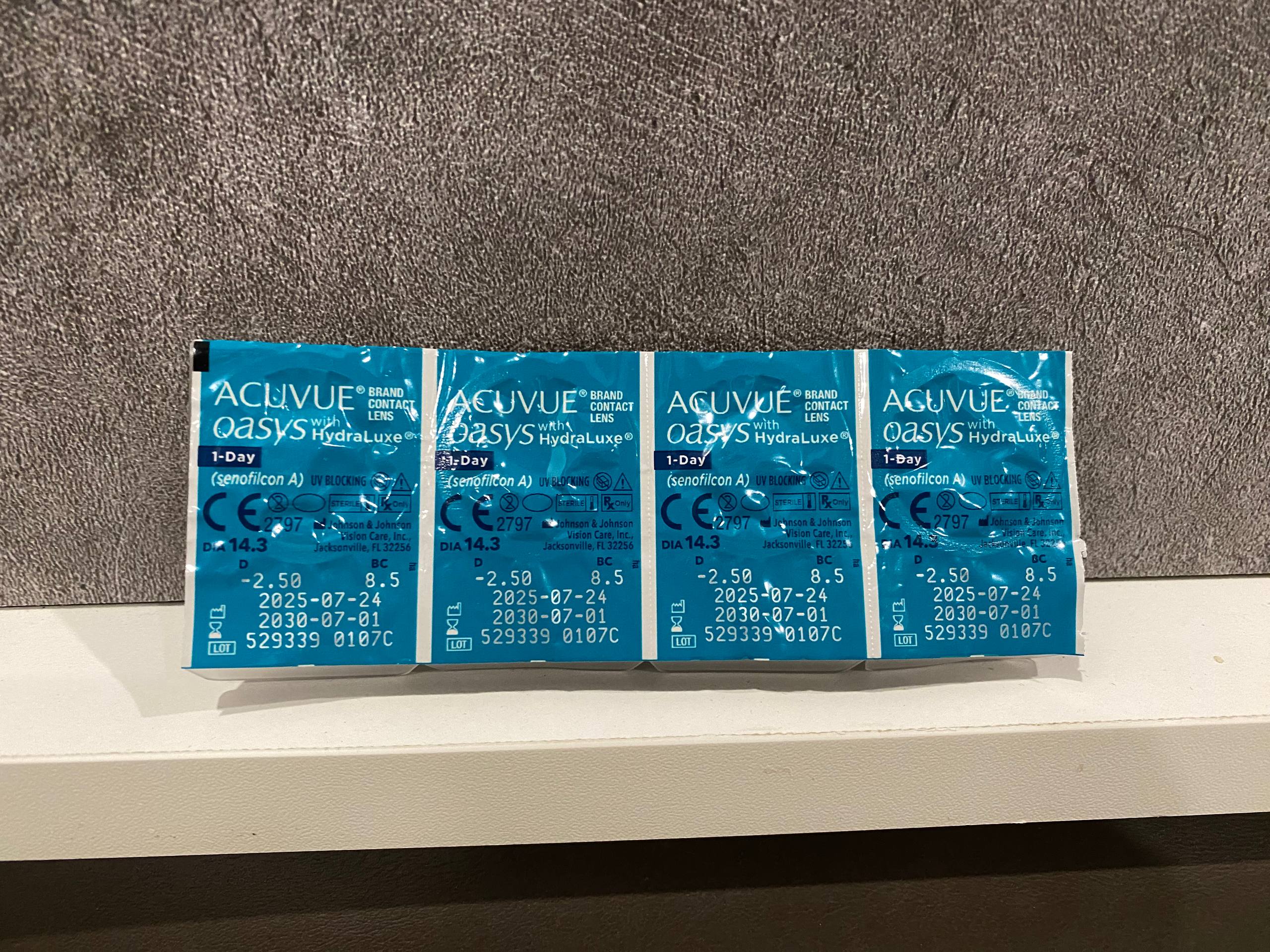 Продаются однодневные контактные линзы Acuvue, привезённые из России.