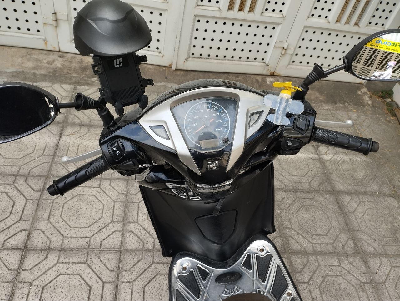 Фото 3: Продаётся Honda Lead 2013 года, 125 куб