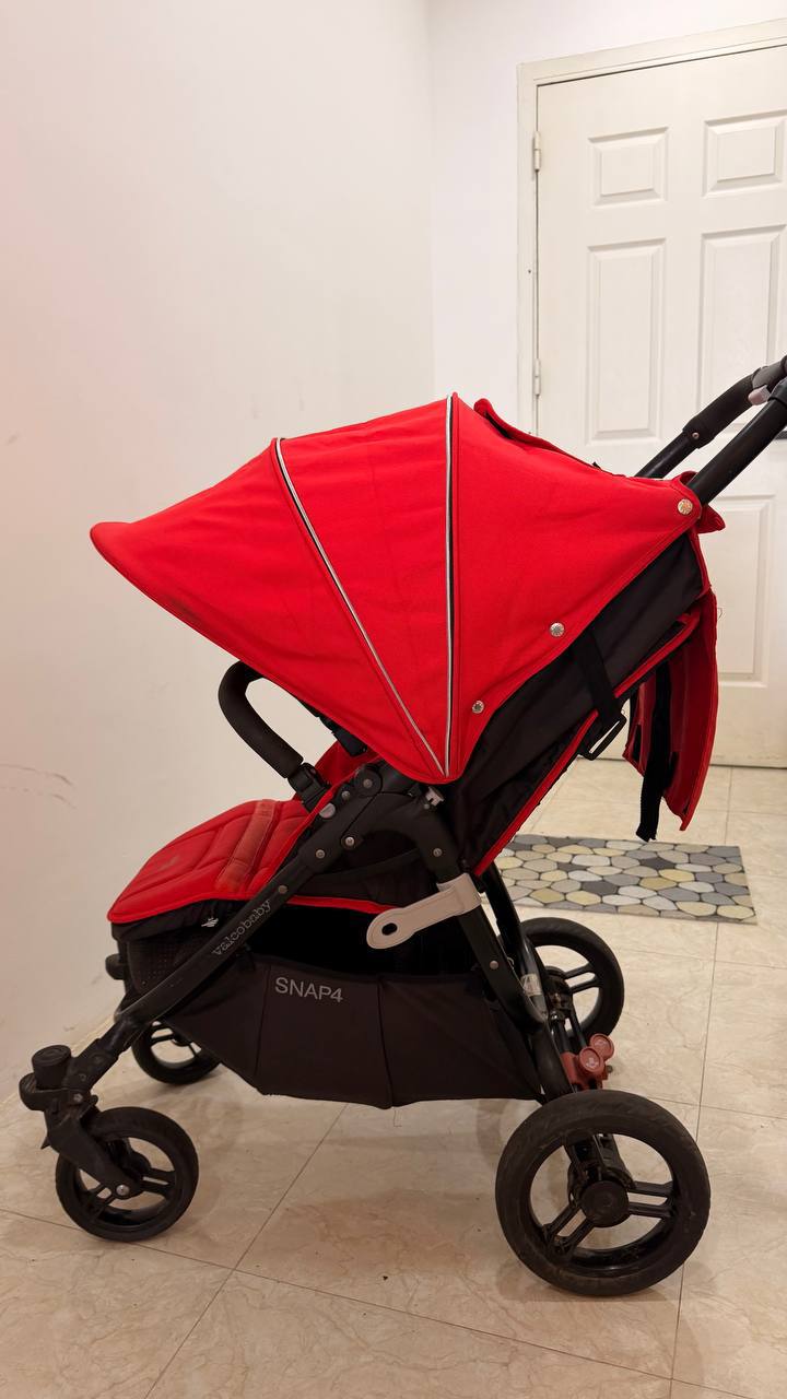 Прогулочная коляска Valco Baby Snap 4, лёгкая и удобная, с большим капюшоном от солнца…