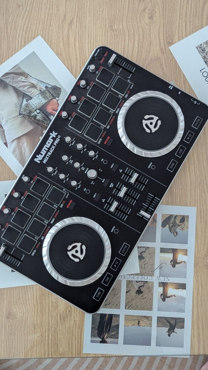 Продаю DJ-контроллер Numark Mixtrack Pro II в хорошем состоянии
