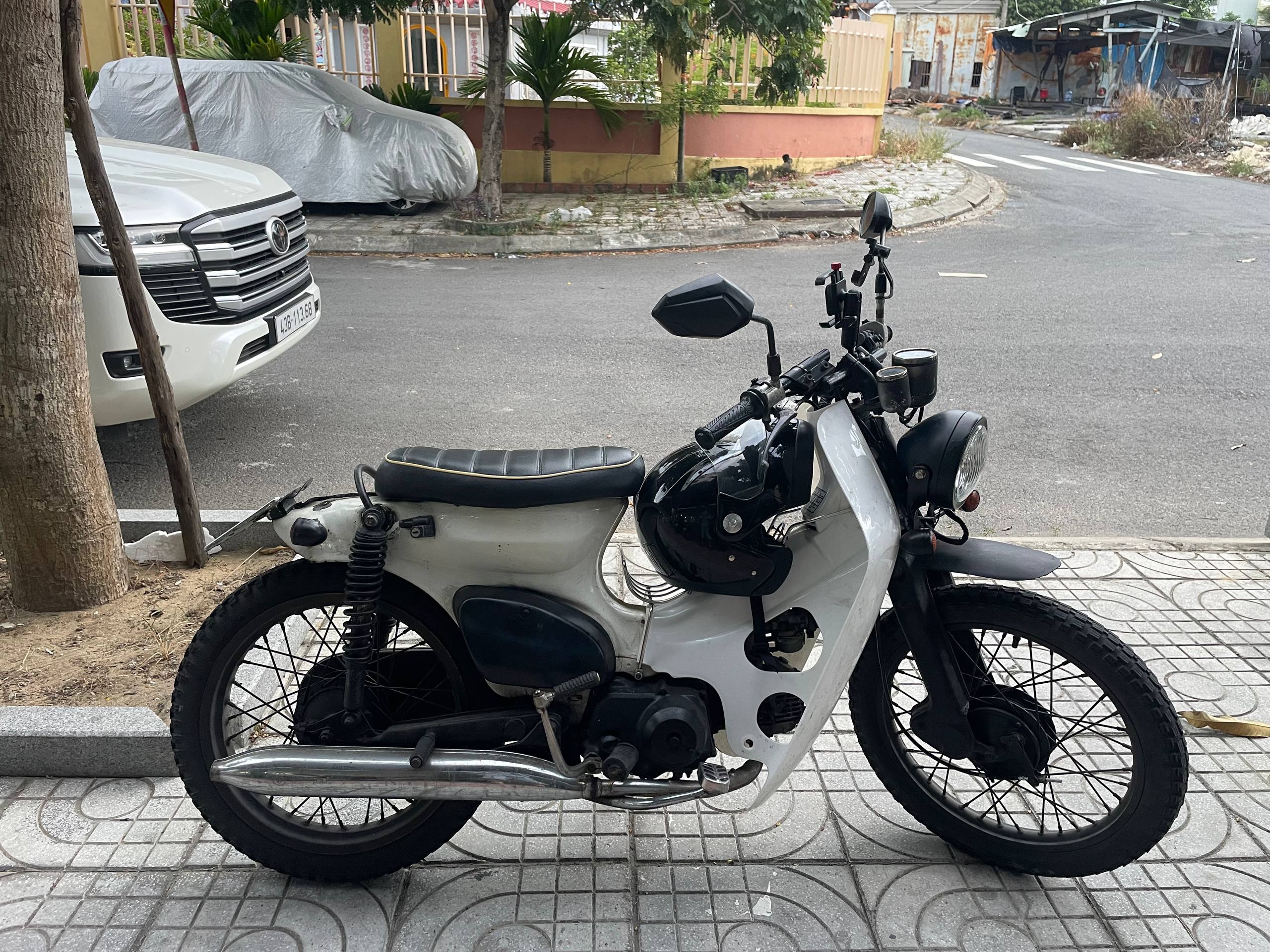 Продаётся винтажный Honda Super Cub 49cc в хорошем рабочем состоянии.