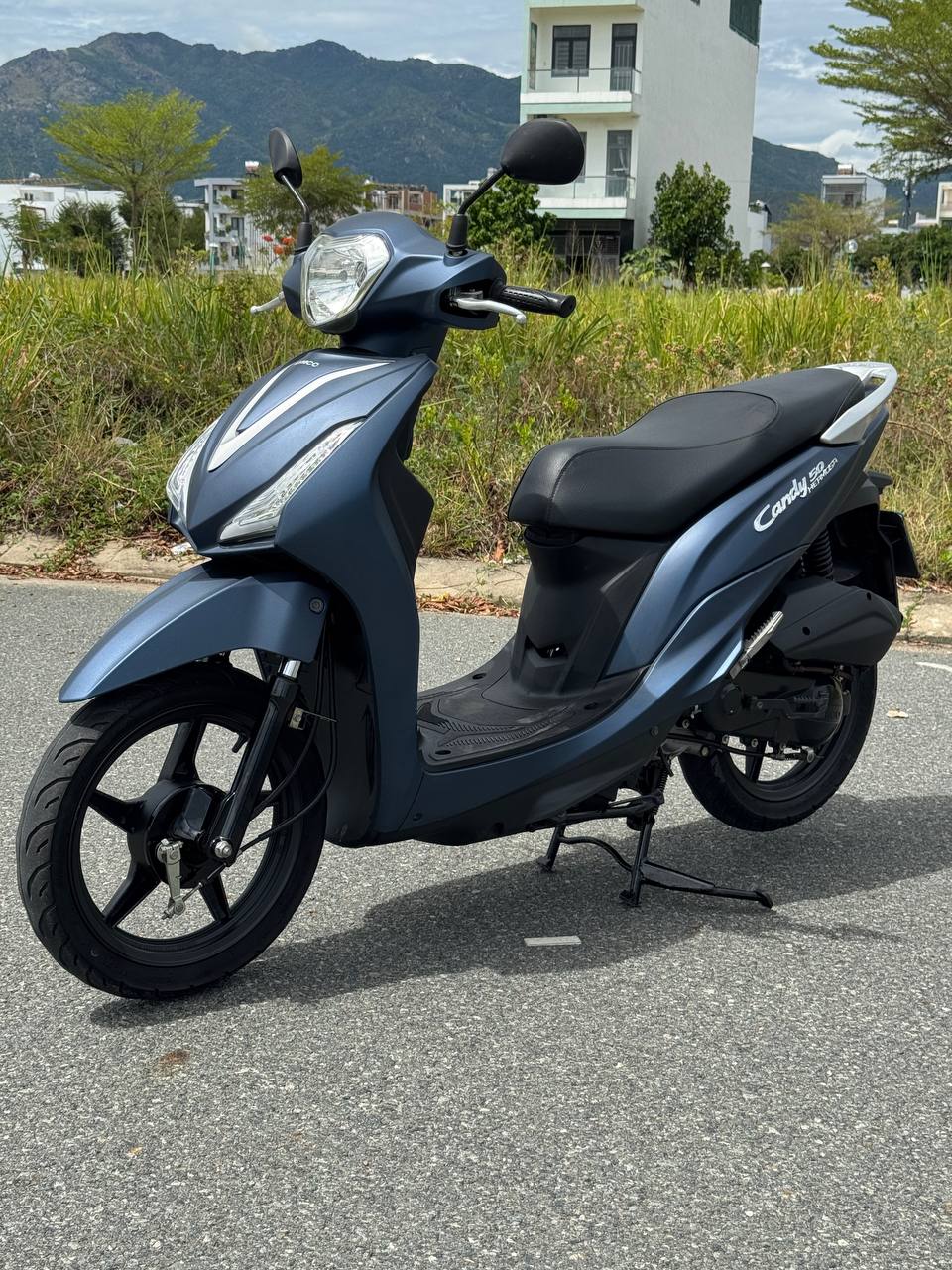Продаётся скутер Kymco Candy 50 2022 года выпуска с пробегом 8000 км,