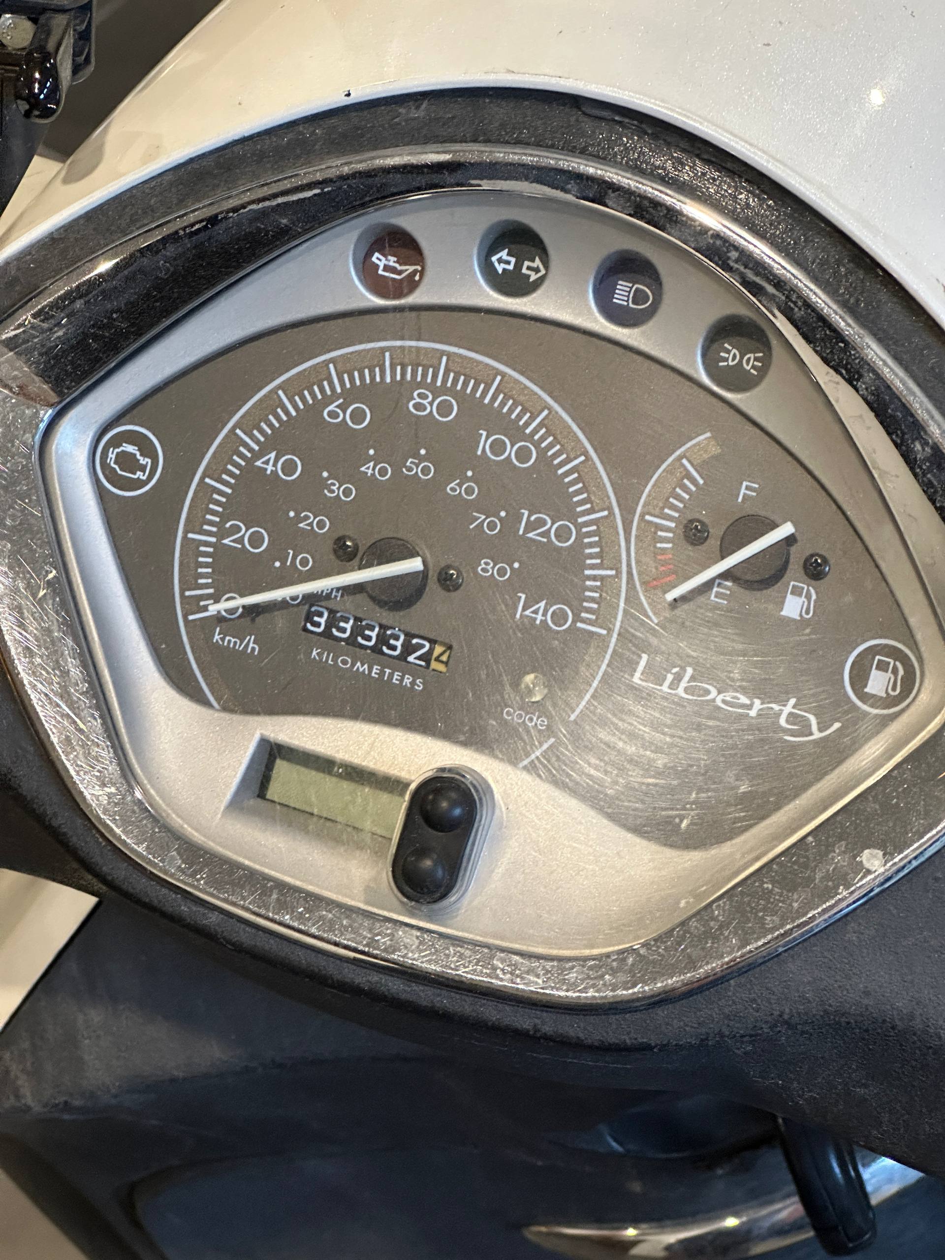 Фото 3: Продаётся Piaggio Liberty 150cc 2011 года