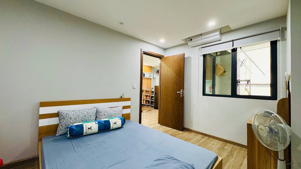 Фото 3: Однокомнатная квартира 50 м² в центре Нячанга, 5 минут до моря, рядом магазины и кафе.