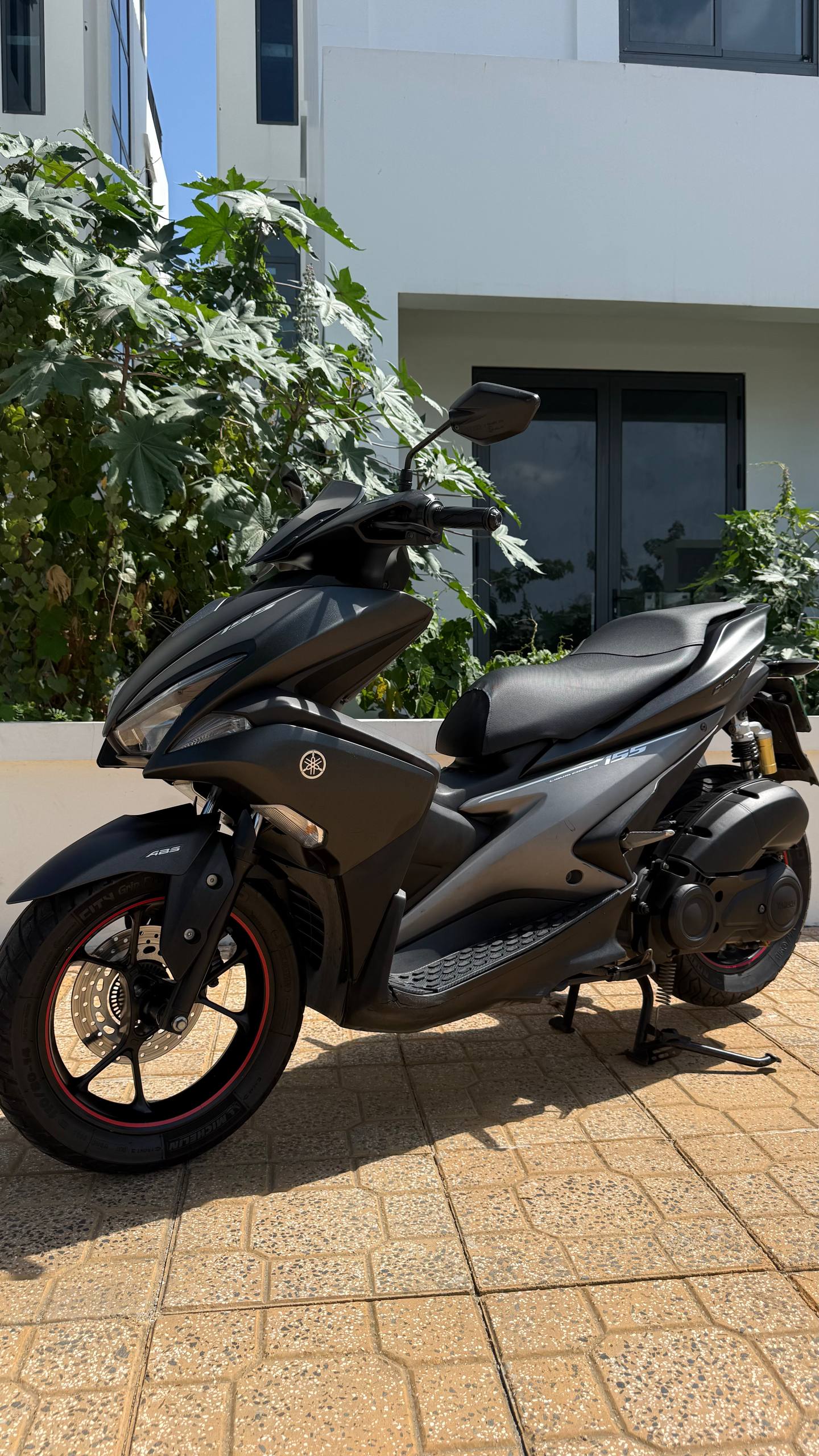 Фото 2: Продаю Yamaha NVX 155cc 2017 года
