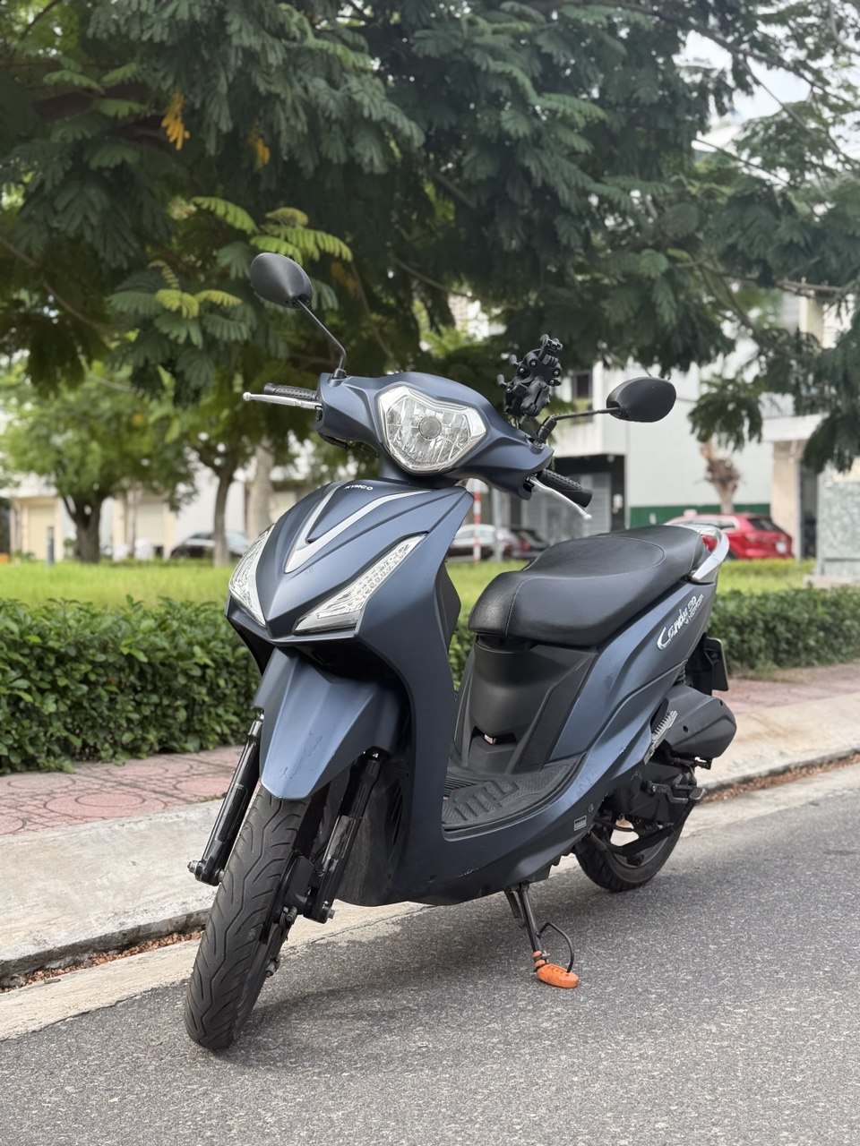 Продаётся скутер Kymco Candy 50cc 2020 года в матовом серо-синем…