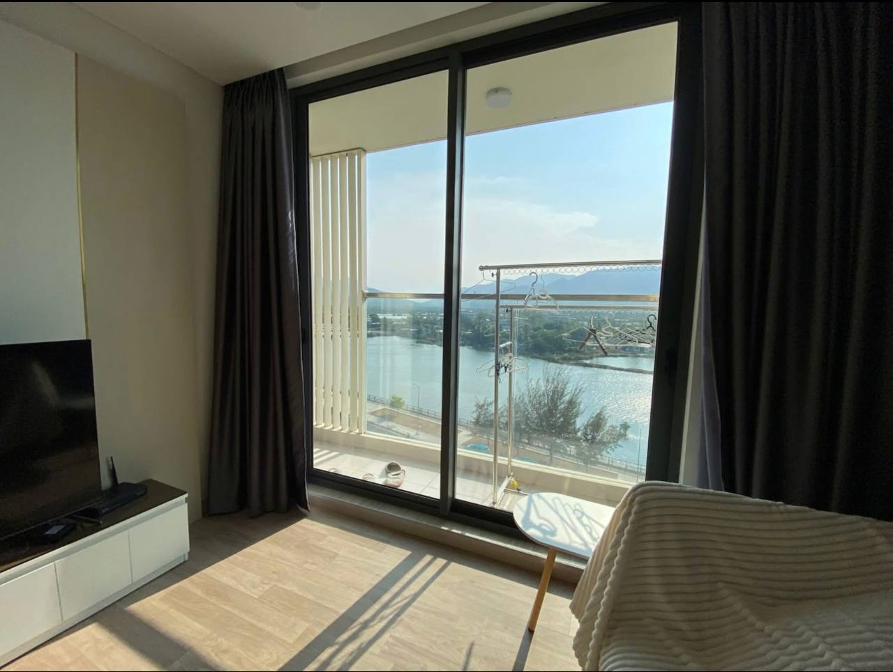 Фото 2: Сдаётся квартира в Riverside Luxury, CT1, с видом на реку