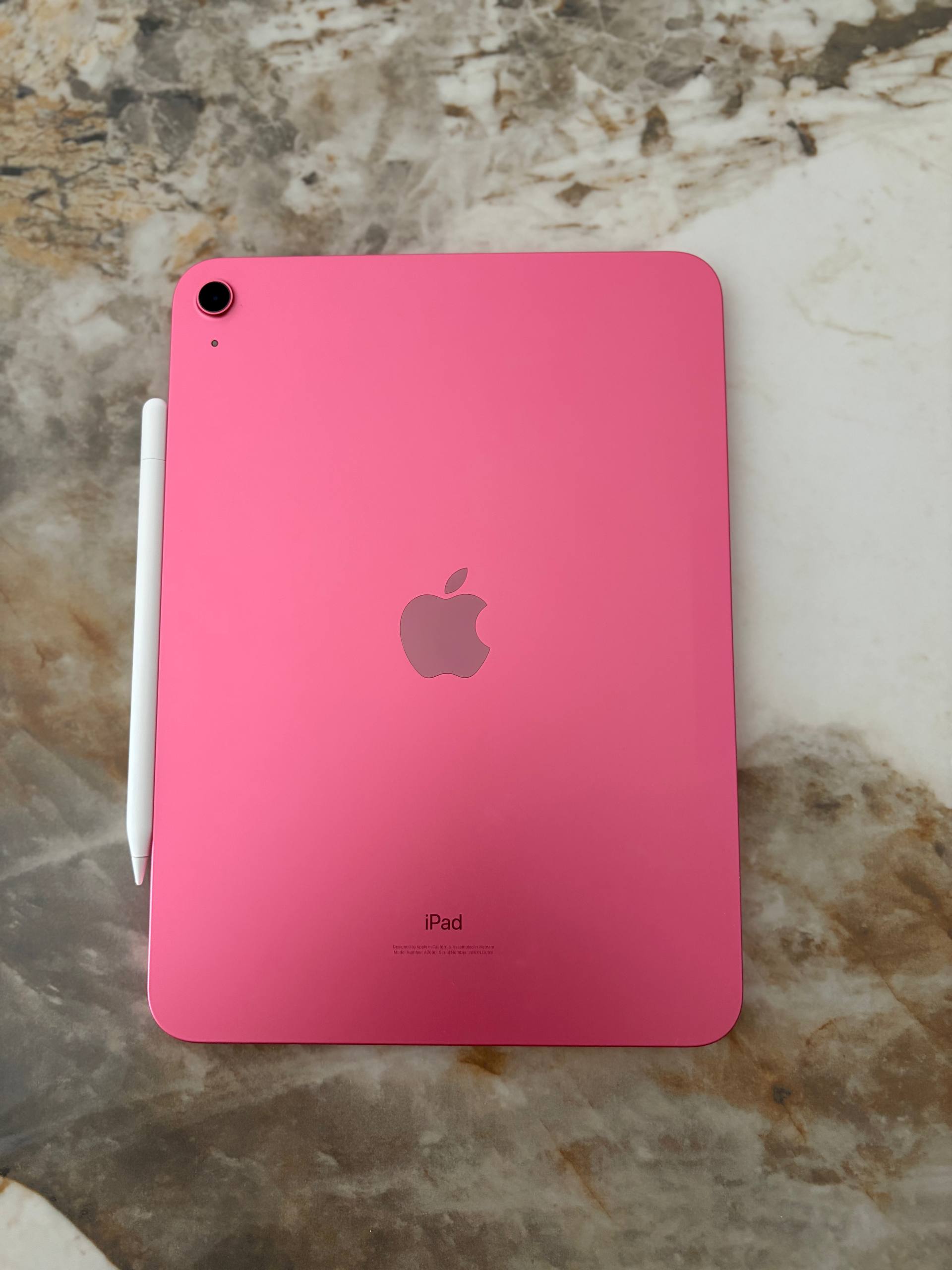 iPad 10-го поколения (2022), 64GB Wi-Fi, состояние идеальное, почти не использовался.