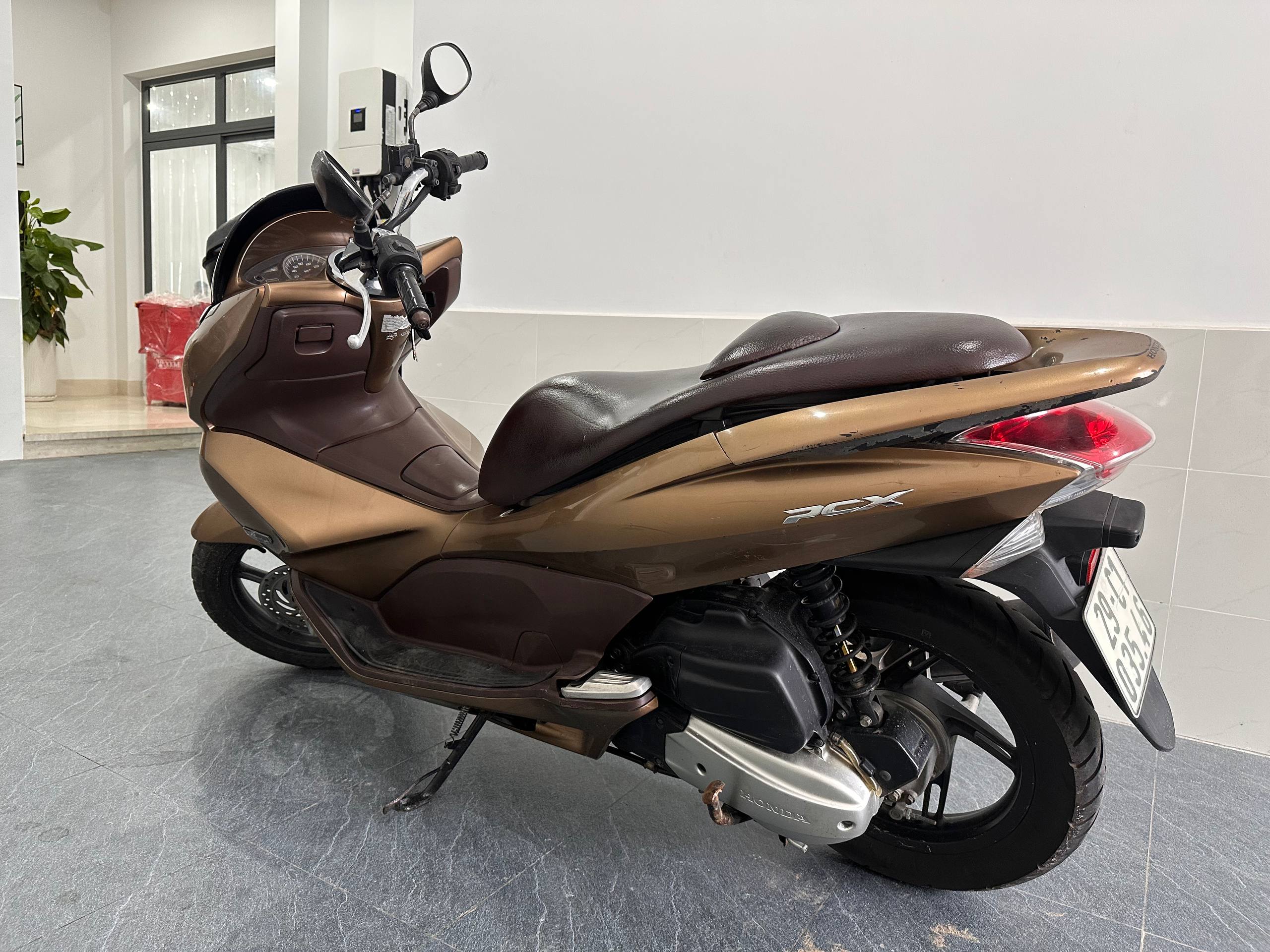 Фото 2: Honda PCX 2011 года в отличном техническом состоянии