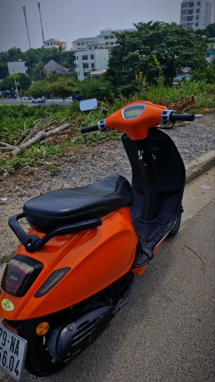 Фото 3: Продаётся Vespa 50cc 2022 года: техника в порядке, LED-оптика, полностью обслужен.