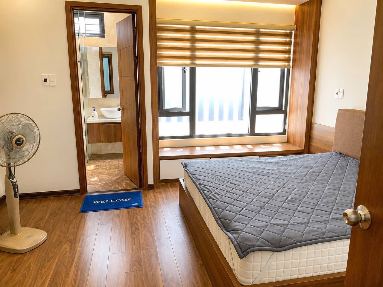 Дом 3 этажа, 5 спален, 5 санузлов, 100 м²
