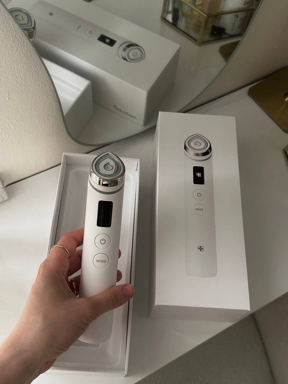 Продаётся аппарат Medicube AGE-R Booster Pro в идеальном состоянии, использовался…