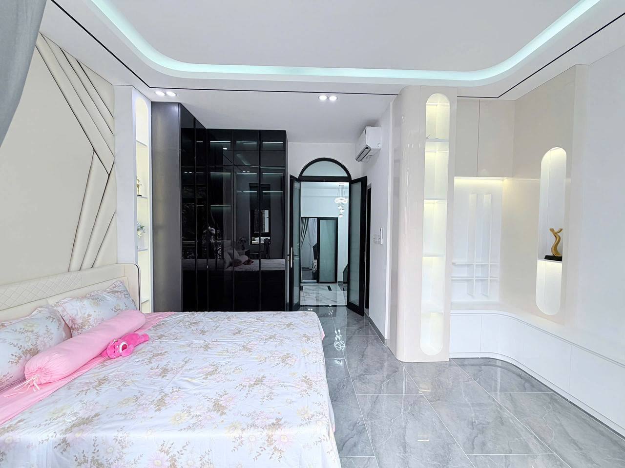 Сдается дом 3 этажа, 3 спальни, 4 санузла, площадь 70 м²