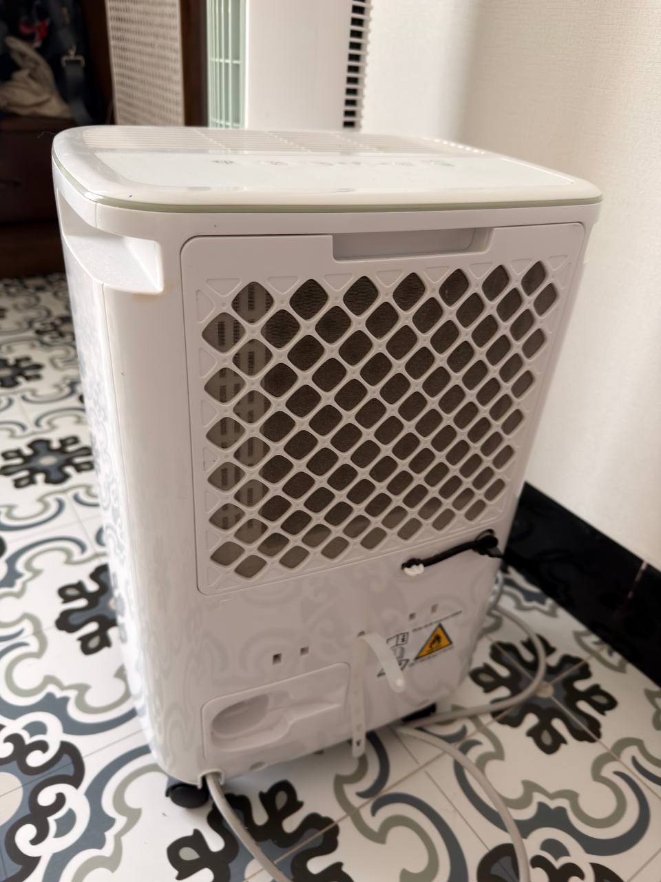 Фото 3: Продаётся осушитель воздуха Midea MDD01-12DEN7 в хорошем состоянии, производительность…
