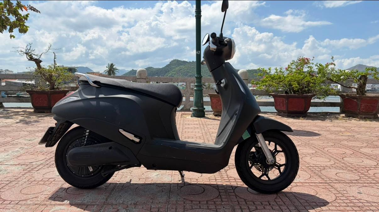 Продаётся электрический скутер VinFast Evo Grand Lite в отличном состоянии.