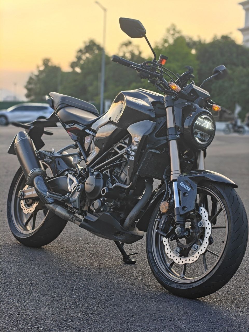 Фото 3: Продаётся мотоцикл Honda CB300R 2021 года с пробегом 23 000 км