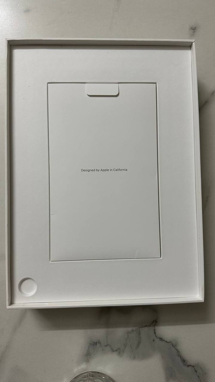Фото 3: Продаётся новый iPad A16 (2025) 128 GB Wi-Fi + Cellular 5G в цвете Silver.