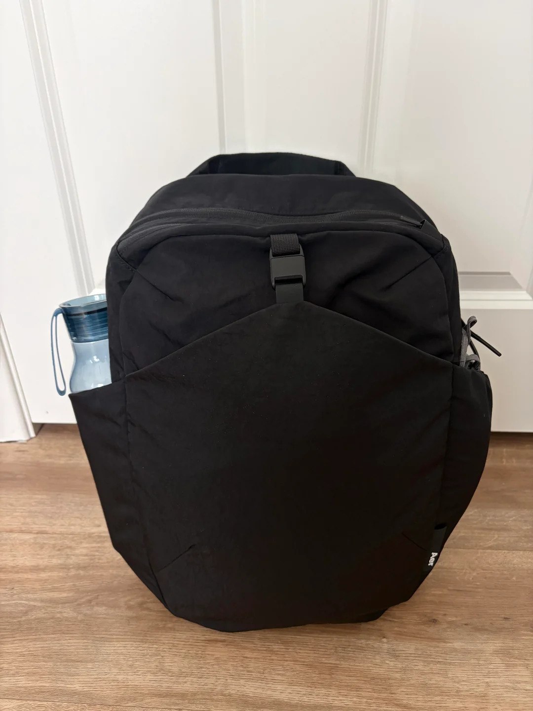 Фото 3: Продаются новые вещи: рюкзак Aer Go Pack 2 (600 г, crinkle nylon, очень крепкий…