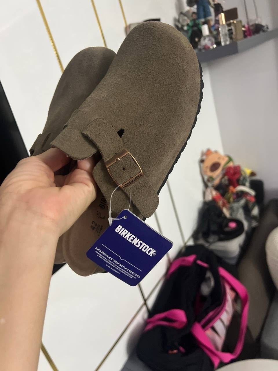 Продаются не ношеные Birkenstock, не подошли, размер 42 (подойдут на 40-41), цена 400.
