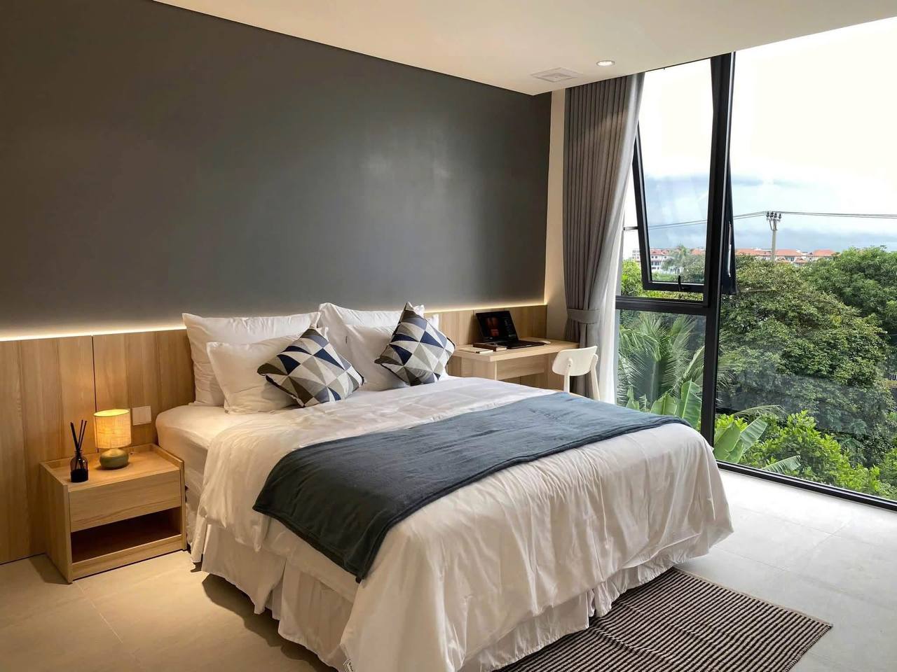 Вилла 3 этажа, 5 спален, 6 ванных комнат, площадь 350 м²