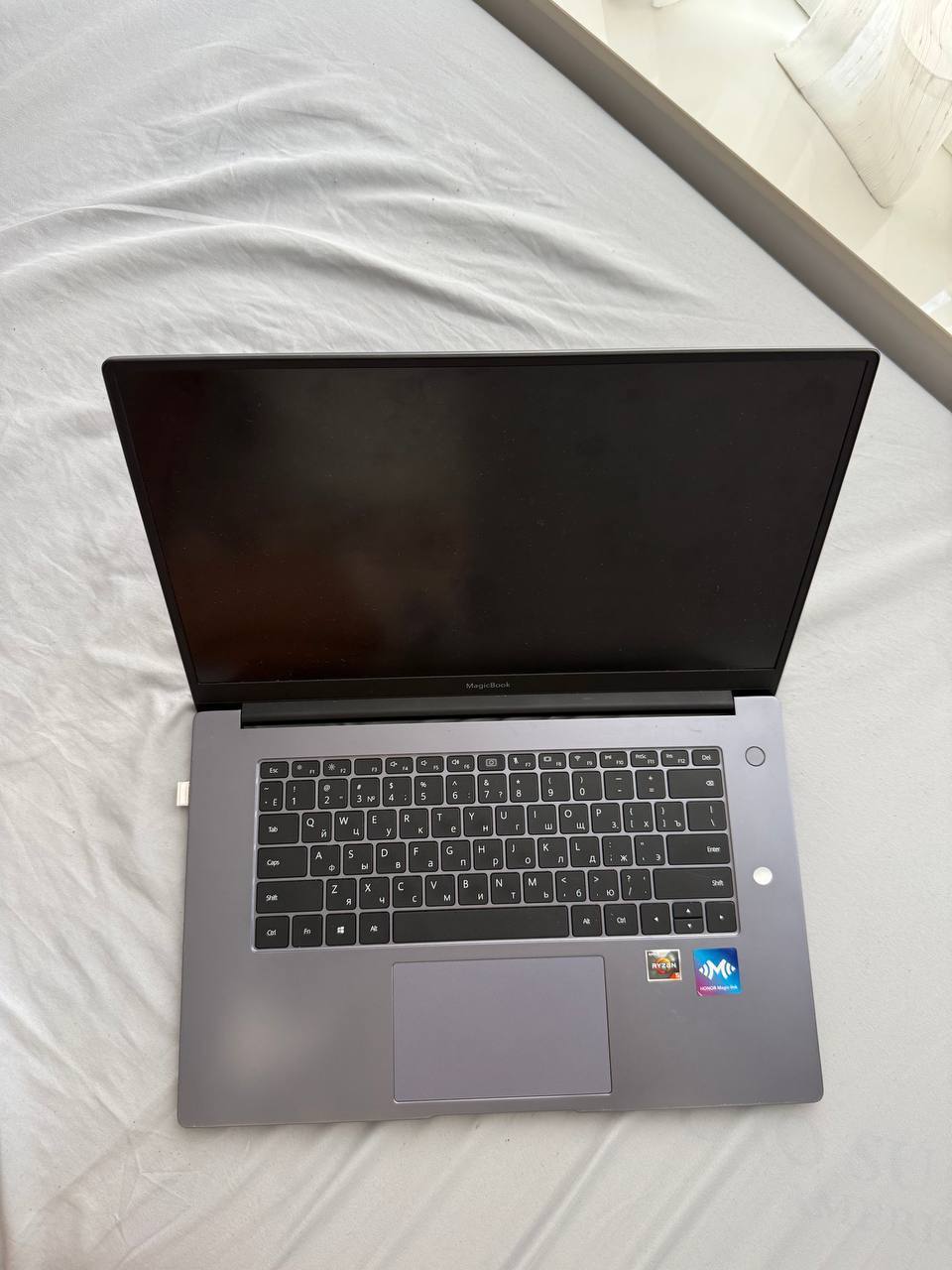 Фото 2: Продаётся ноутбук Honor MagicBook 15 в полностью рабочем состоянии, без нареканий, ни…