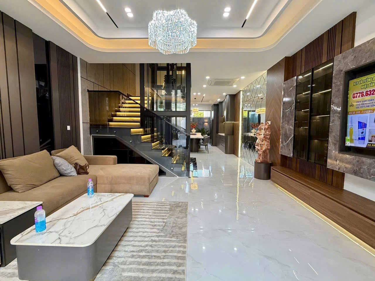 Дом в аренду в районе Ми Гиа, площадь 270 м², 3 спальни, 4 ванные комнаты, гостиная и…